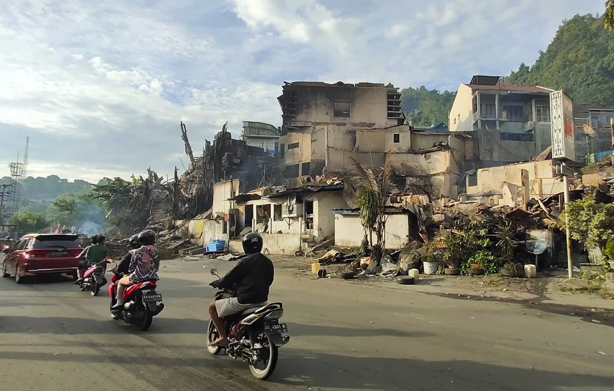 Elokuun lopulla itäisessä Indonesiassa Papuan provinssissa protestoitiin väkivaltaisesti sen jälkeen kun paikalliset opiskelijat joutuivat rasistisen hyökkäyksen kohteeksi Jaavan saarella.