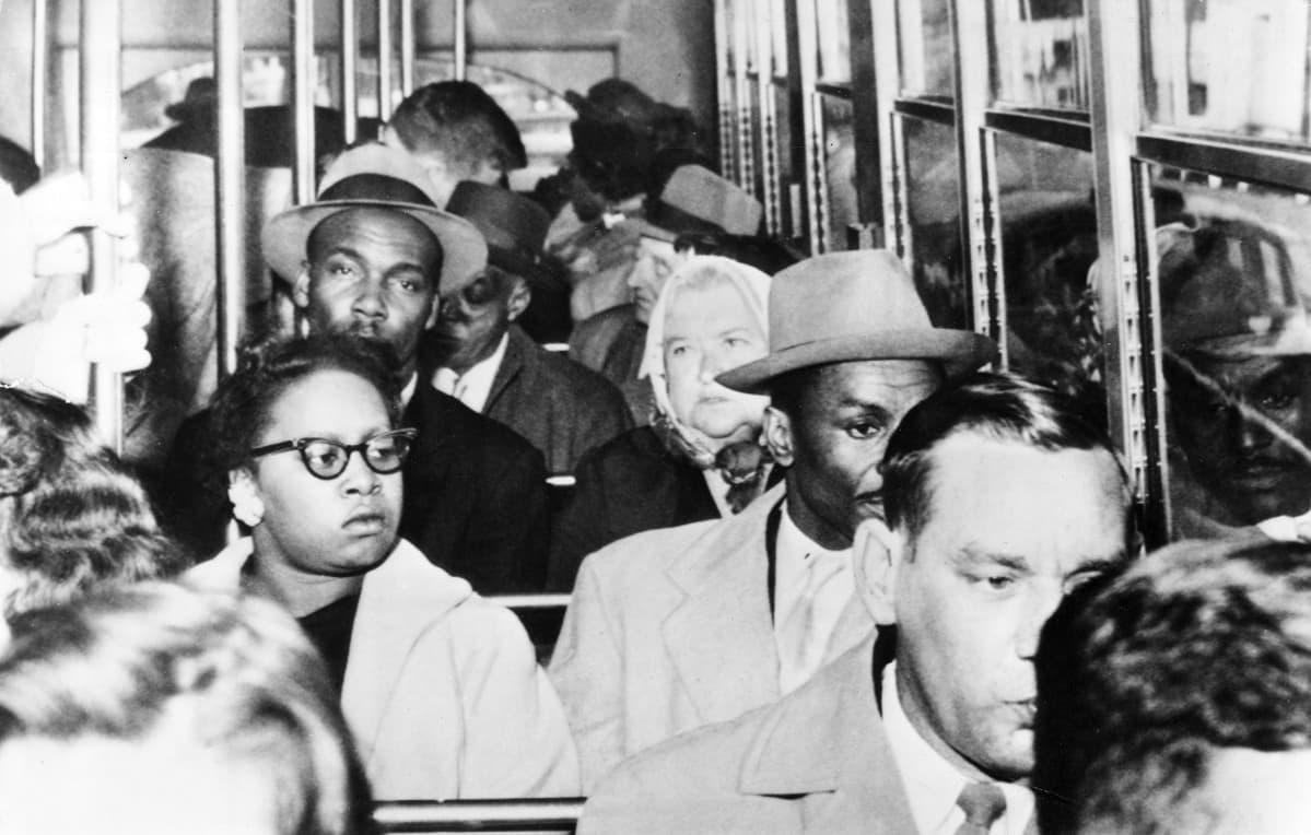 Mustat uhmasivat whites only -sääntöä bussissa, rotuerottelua vastustavassa kampanjassa Alabaman Birminghamissa, 29. joulukuuta 1956.