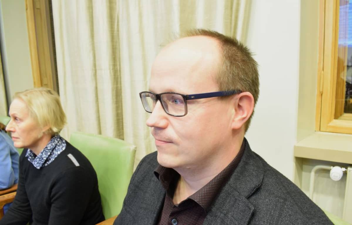 Porin kaupunginvaltuutettu, keskustan valtuustoryhmän puheenjohtaja Juha Kantola (kesk.)