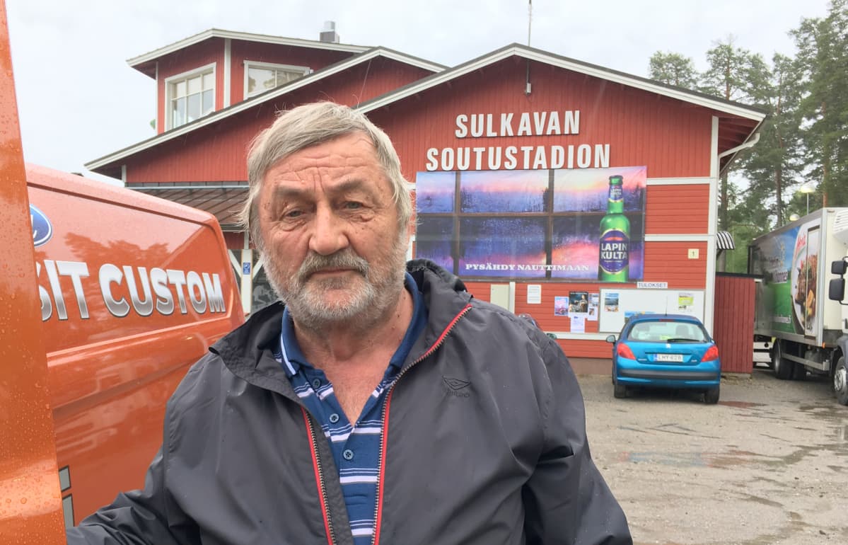 Heikki Nuopponen lämmitteli vuoden ensimmäisille soutajille tasan 50 vuotta sitten saunan.