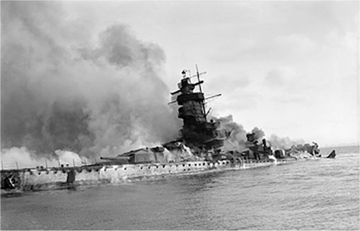 Graf Spee -laiva upposi 17. joulukuuta 1939.