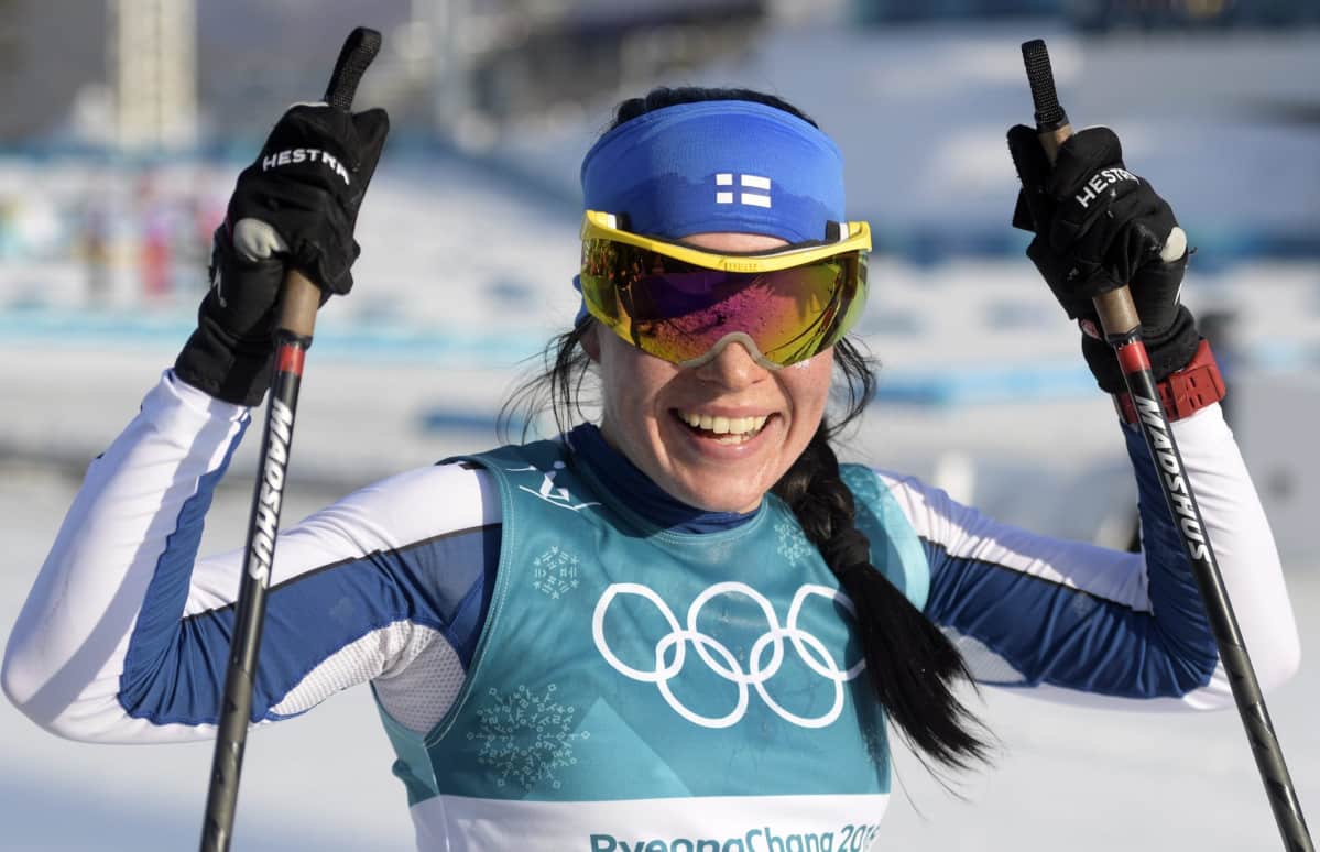 Krista Pärmäkoski hymyilee