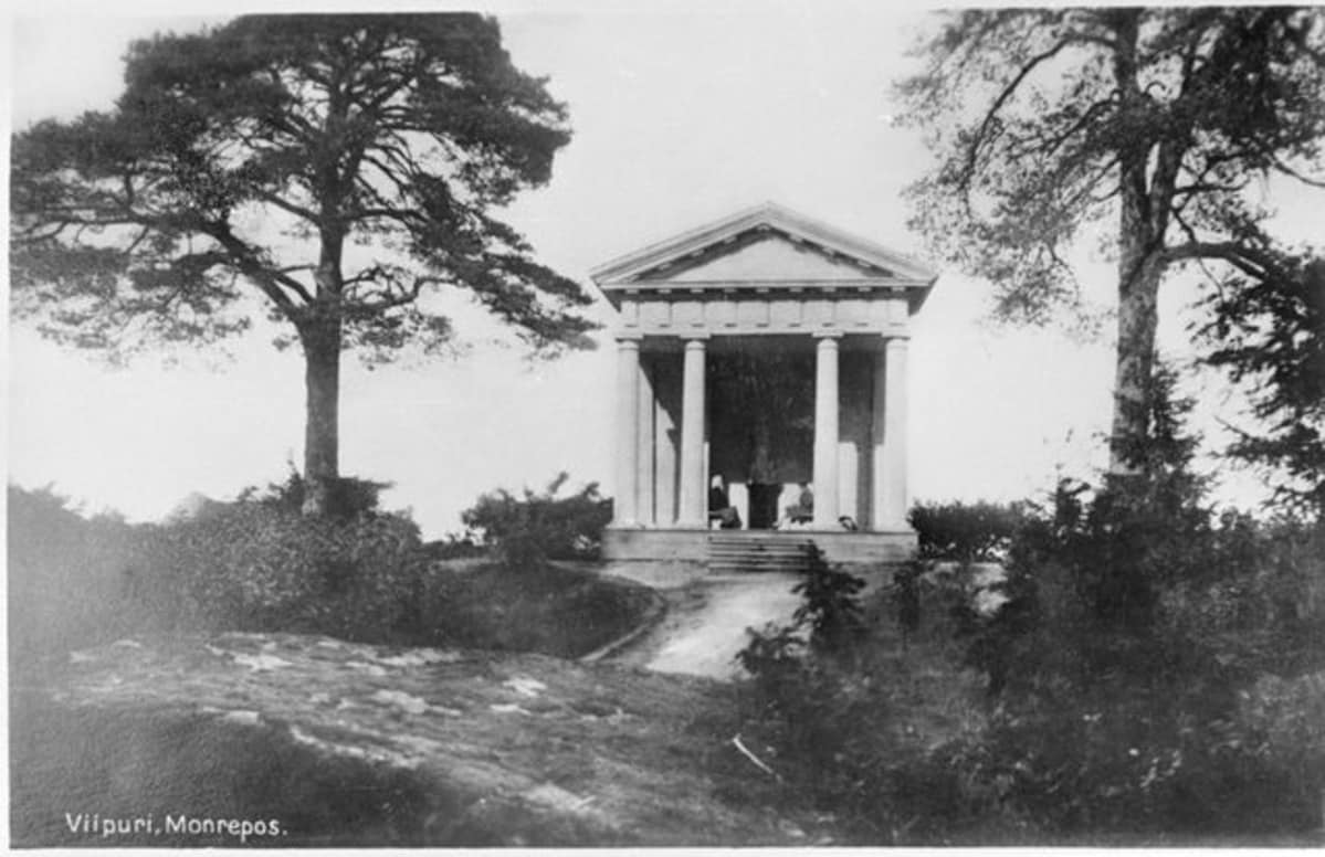 Neptunuksen temppeli Monrepos`n puistossa Viipurissa 1930-luvulla