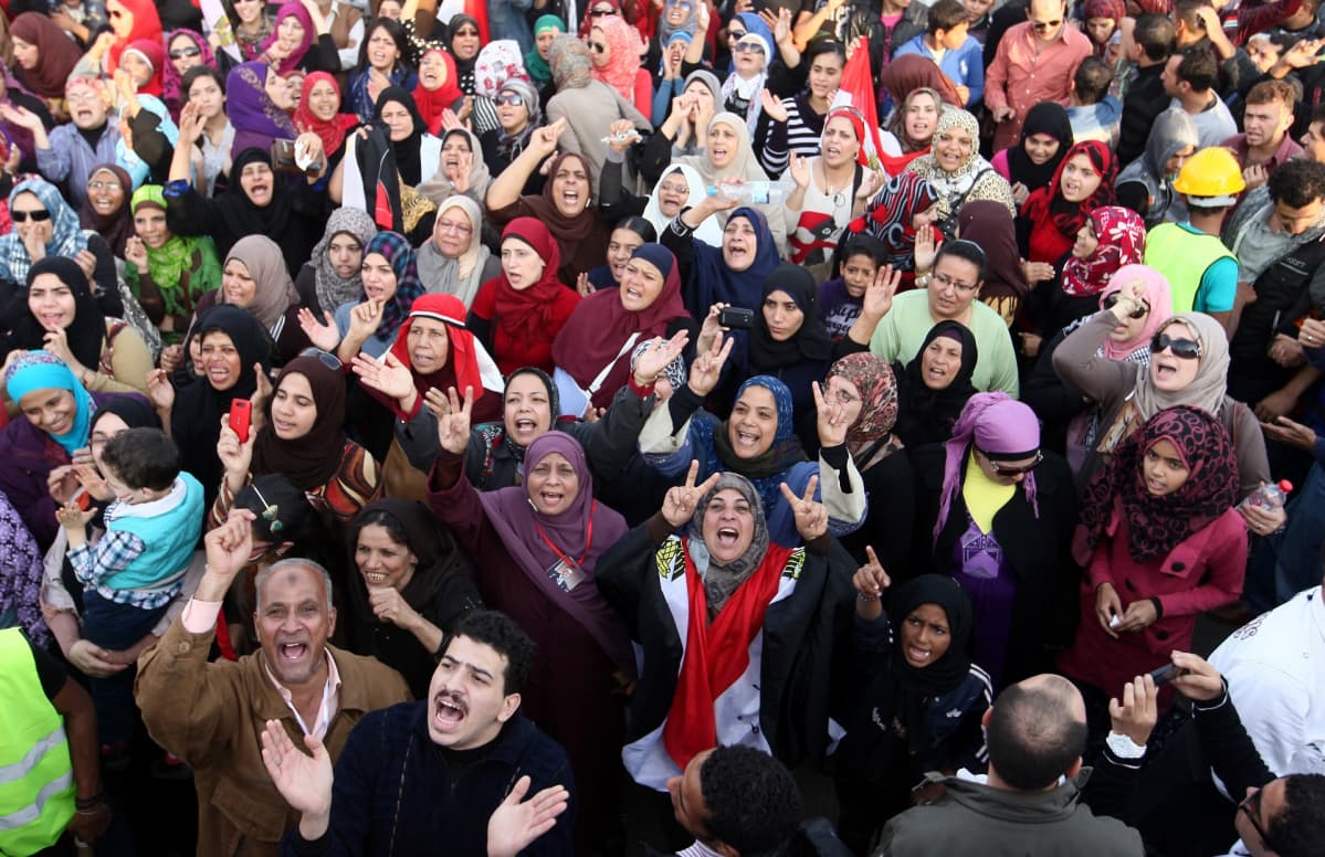 Egyptiläiset osoittivat mieltään Tahririn aukiolla Kairossa marraskuussa 2012.