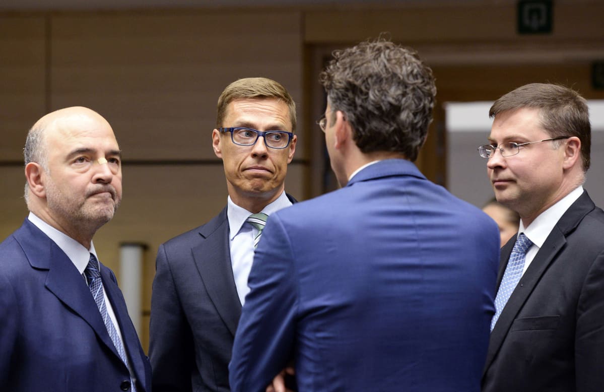 Valtiovarainministeri Alexander Stubb (kok.) hetki ennen euroryhmän kokouksen alkua Brysselissä 11. heinäkuuta.