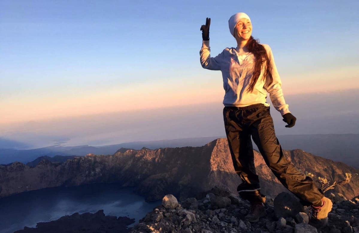 Sandra Pesonen Rinjani-vuorella Indonesiassa.
