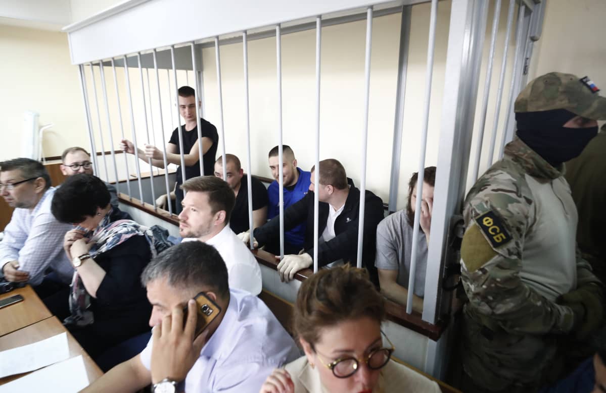 Ukrainalaiset merimiehet oikeudessa