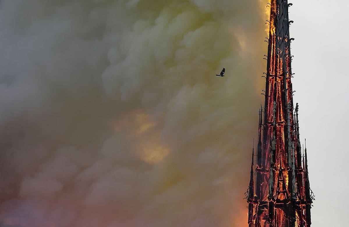 Notre Damen katedraali tulipalo.
