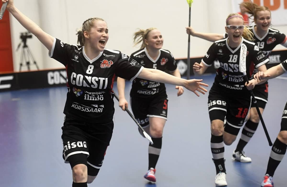 SB-Pron kultanaiset kuvassa