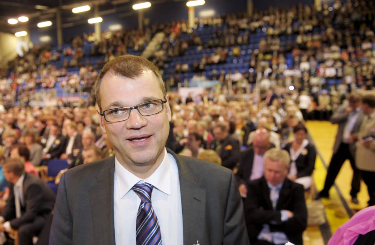 Uusi puheenjohtaja Juha Sipilä Keskustan puoluekokouksessa Rovaniemellä 9. kesäkuuta 2012