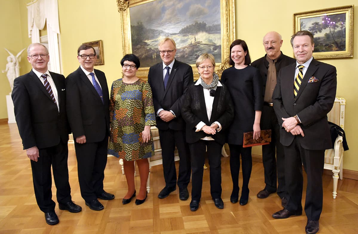 Matti Puhakka, Paavo Väyrynen, Tarja Filatov, Lauri Ihalainen, Liisa Jaakonsaari, Anni Sinnemäki, Jouko Kajanoja ja Ilkka Kanerva.