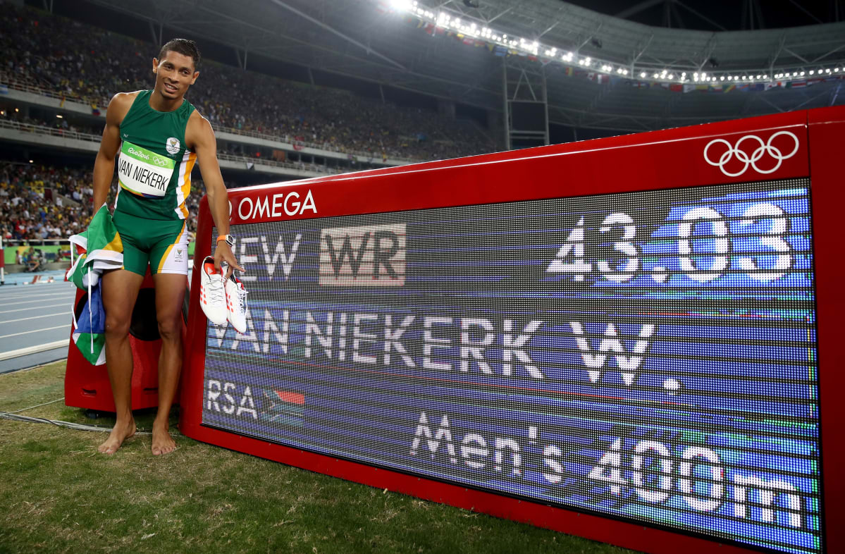 Wayde van Niekerk juoksi voimassa olevan 400 metrin ME:n 43,03 Rio de Janeiron kesäolympialaisissa 2016. Harvinaista kyllä, hän teki tempun uloimmalta radalta eli radalta kahdeksan.