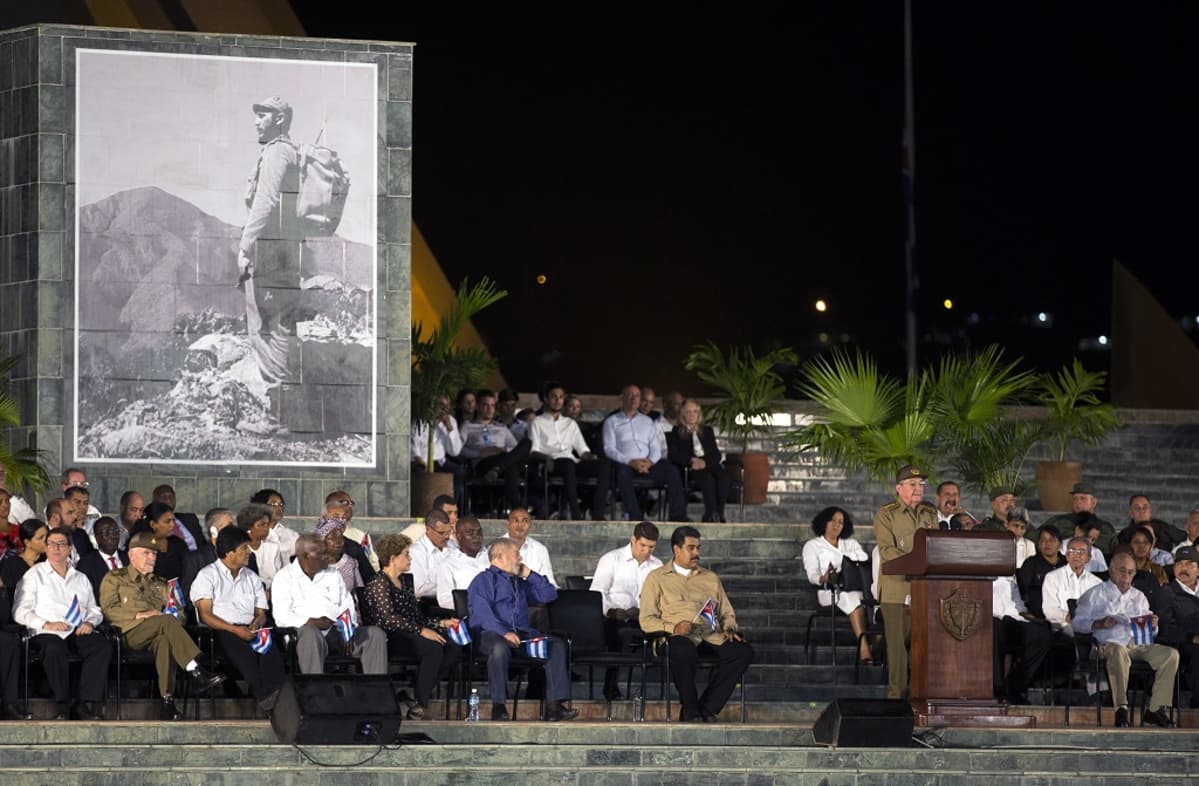 Kuuban presidentti Raúl Castro puhui tilaisuudessa, seuranaan Latinalaisen Amerikan entisiä ja nykyisiä vasemmistolaisia johtajia ja valtionpäämiehiä