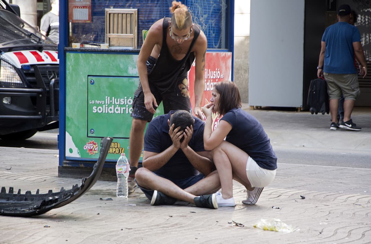 Pakettiauto ajoi tahallaan jalankulkijoiden päälle Las Ramblasissa.