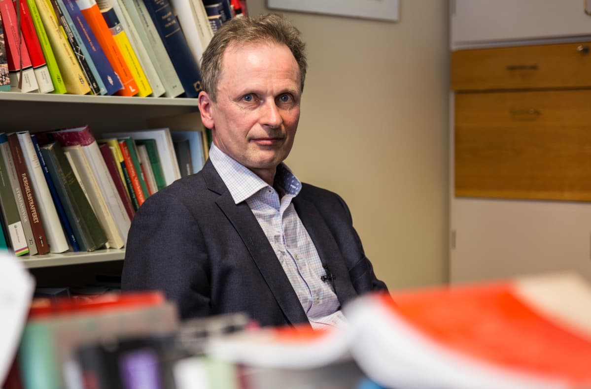 Kimmo Teppo Nuotio on suomalainen oikeustieteen tohtori ja Helsingin yliopiston rikosoikeuden professori