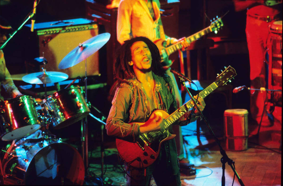 Bob Marley esiintymässä Hampurissa 1976.