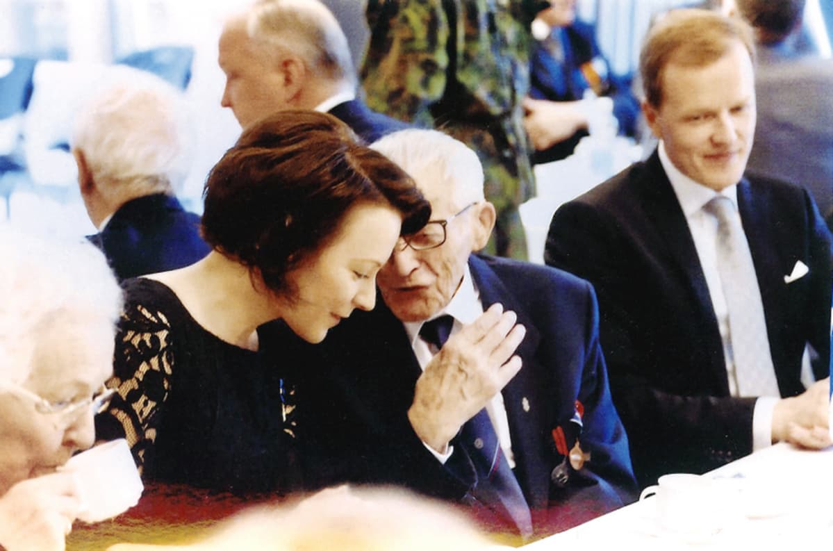 Linnan juhlissa vuonna 2014 Hannes tapasi jo toista kertaa ihailemansa presidentin puolison Jenni Haukion.