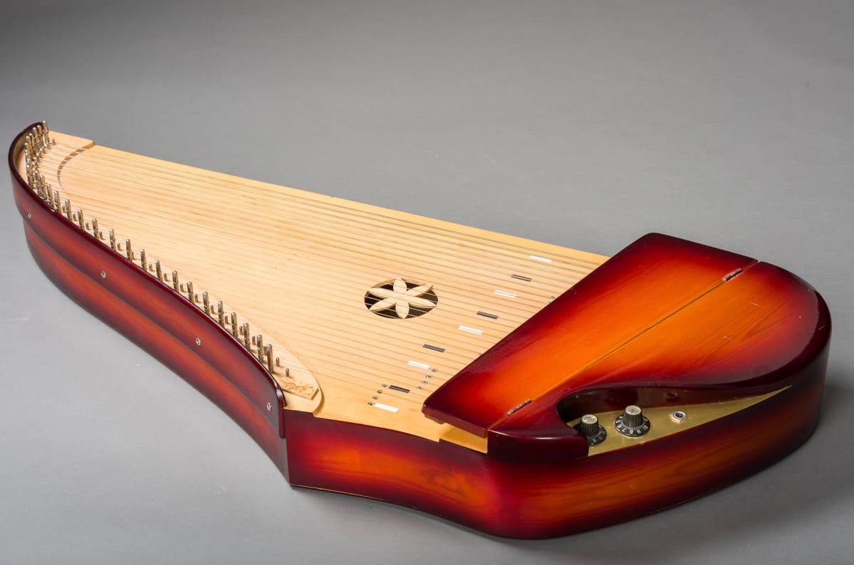 Kuvassa kantele