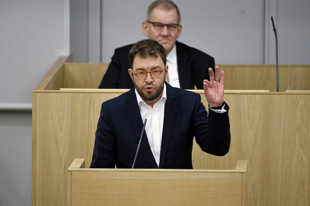 Kansanedustaja Timo Harakka piti SDP:n ryhmäpuheenvuoron eduskunnan täysistunnossa 7. lokakuuta 2015.