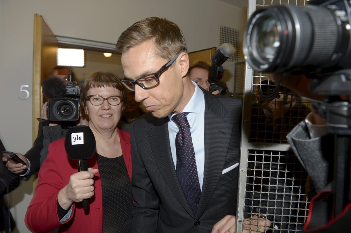 Kokoomuksen valtiovarainministeri Alexander Stubb eduskunnassa 5. marraskuuta 2015, jossa puristettiin kasaan sosiaali- ja terveysuudistusta.