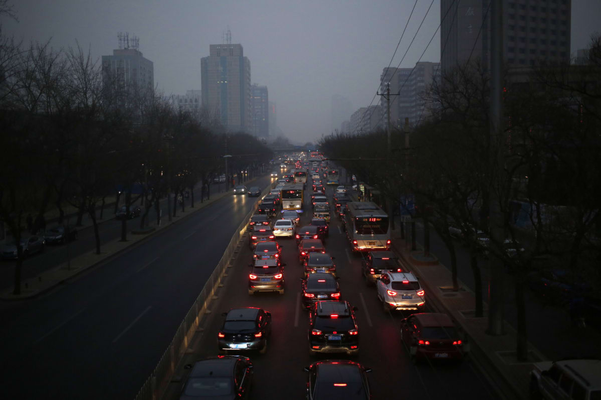 Savusumua pekingilaisellä moottoritiellä