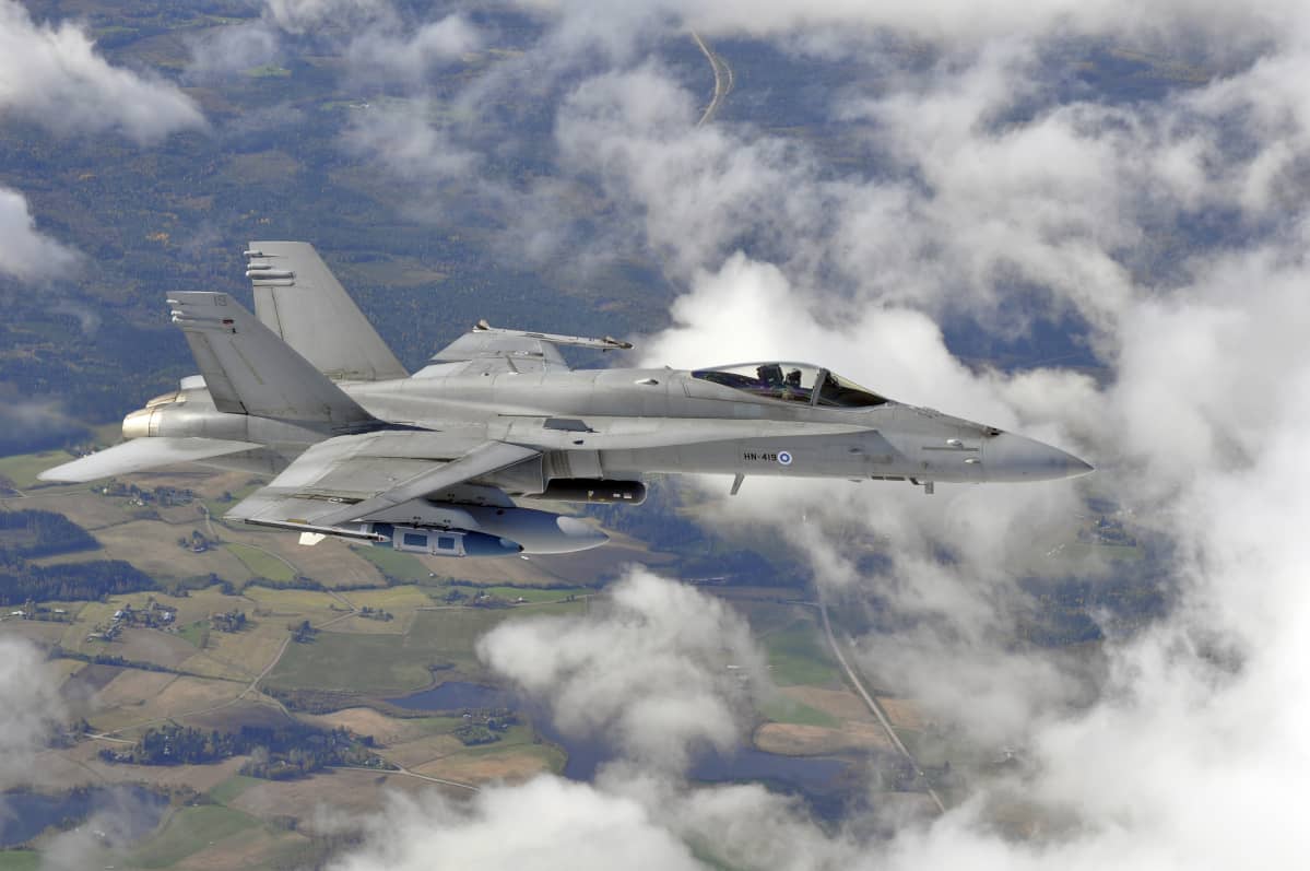 Boeing F/A-18 C/D Hornet.