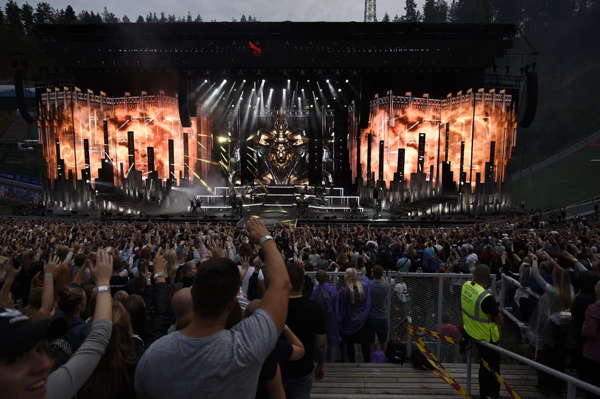 Cheek esiintyy Valot Sammuu konsertissa Lahden mäkimontussa.