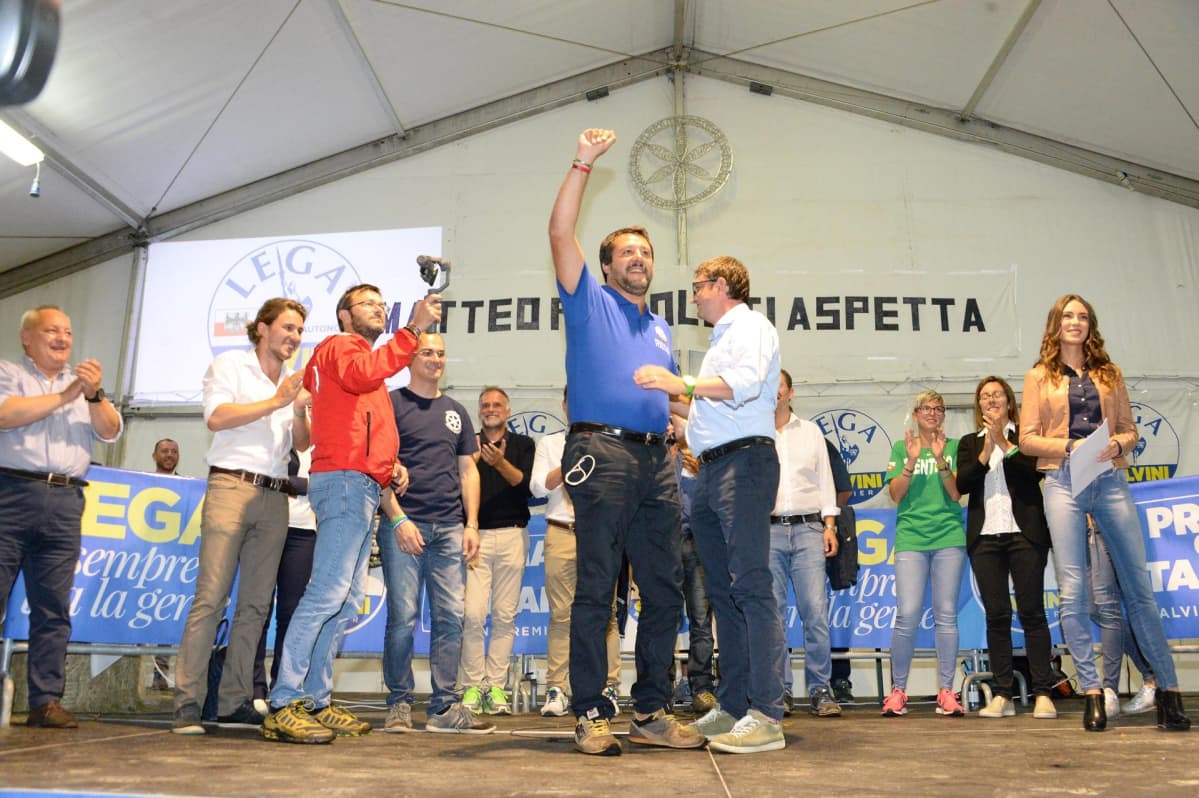 Italian sisäministeri Matteo Salvini puolueensa tilaisuudessa lauantaina.