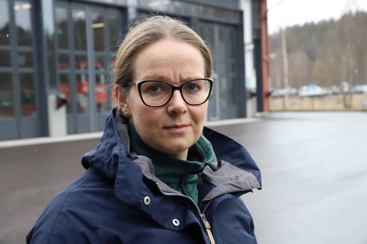 Työyhteisö on suurin voimavara koronankin keskellä sanoo ensihoitaja Sirkku Lähteenmäki.