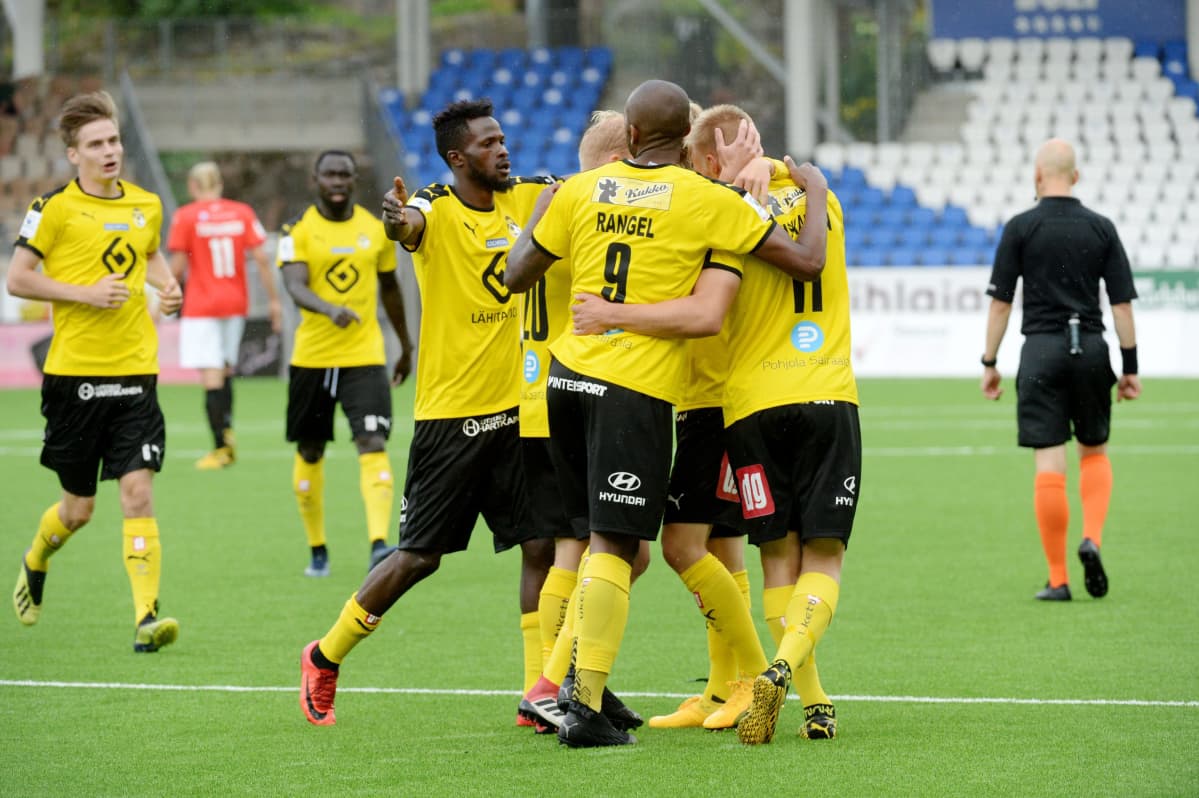 KuPS juhli HIFK-pelissä ja ponnahti sarjassa ohi HJK:n.
