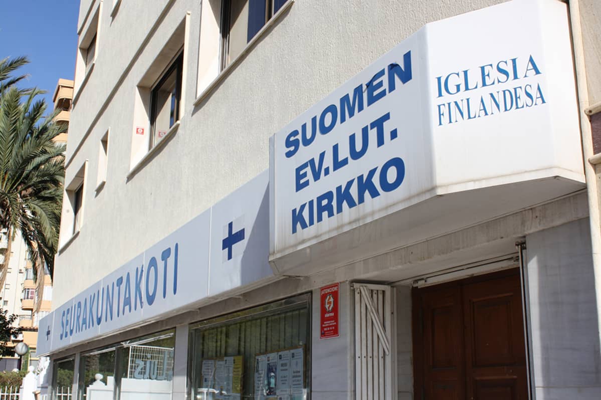 Fuengirolan kirkko.