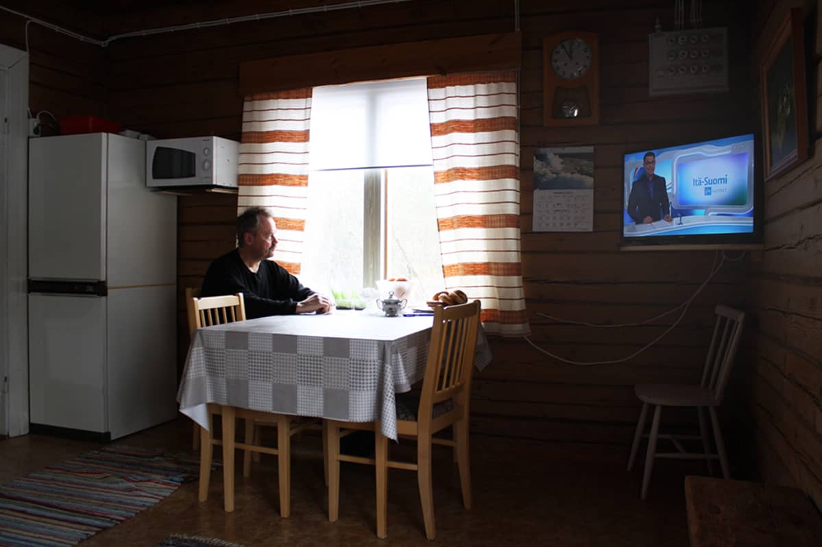 Timo Patronen erakkoveljensä istumapaikalla.