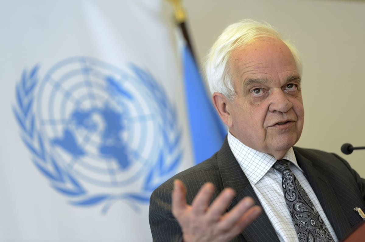 Kanadan maahanmuuttoministeri John McCallum puhuu lehdistötilaisuudessa Genevessä, Sveitsissä 30. maaliskuu 2016 UNHCR:n isännöimässä korkean tason konferenssissa. Konferenssissa haettiin ratkaisuja Syyrian pakolaistilanteeseen.
