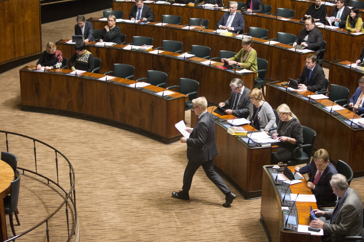 Eduskunnan täysistunto 28.11.2017