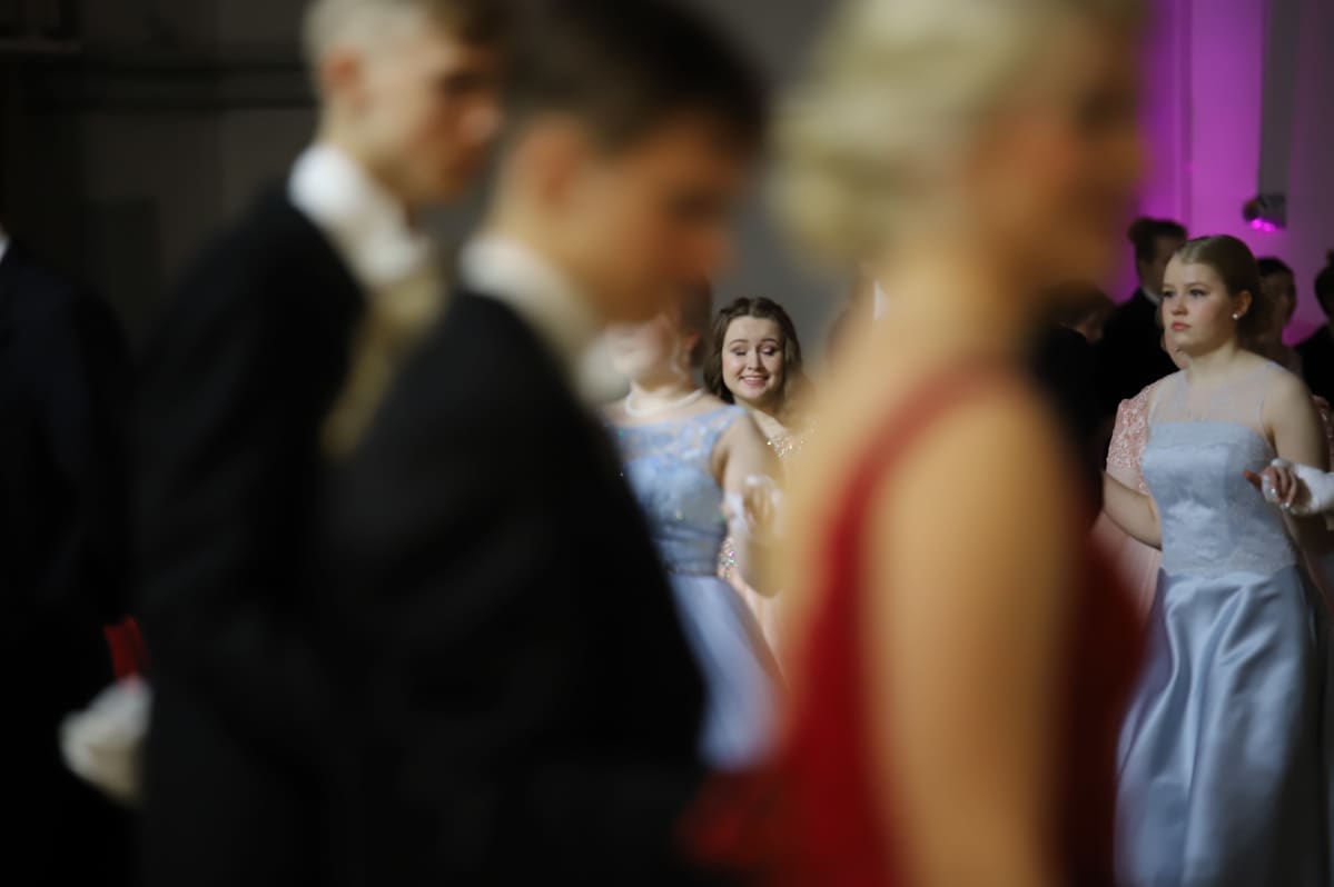 Lyseon lukion vanhojen tansseissa oli liikettä.