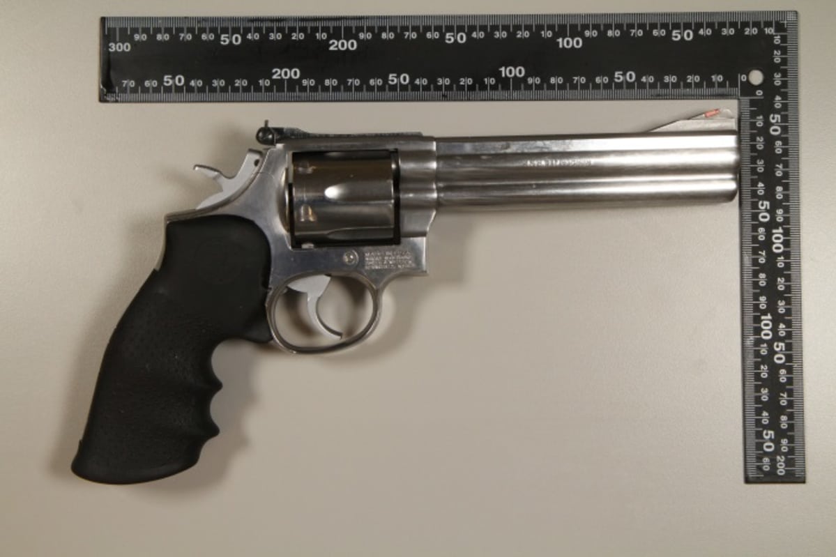 Poliisin takavarikoima käsiase