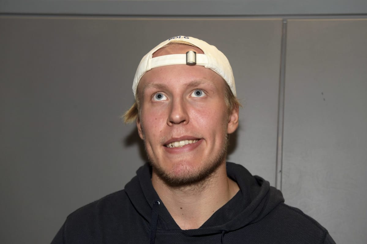Patrik Laine lippis päässä