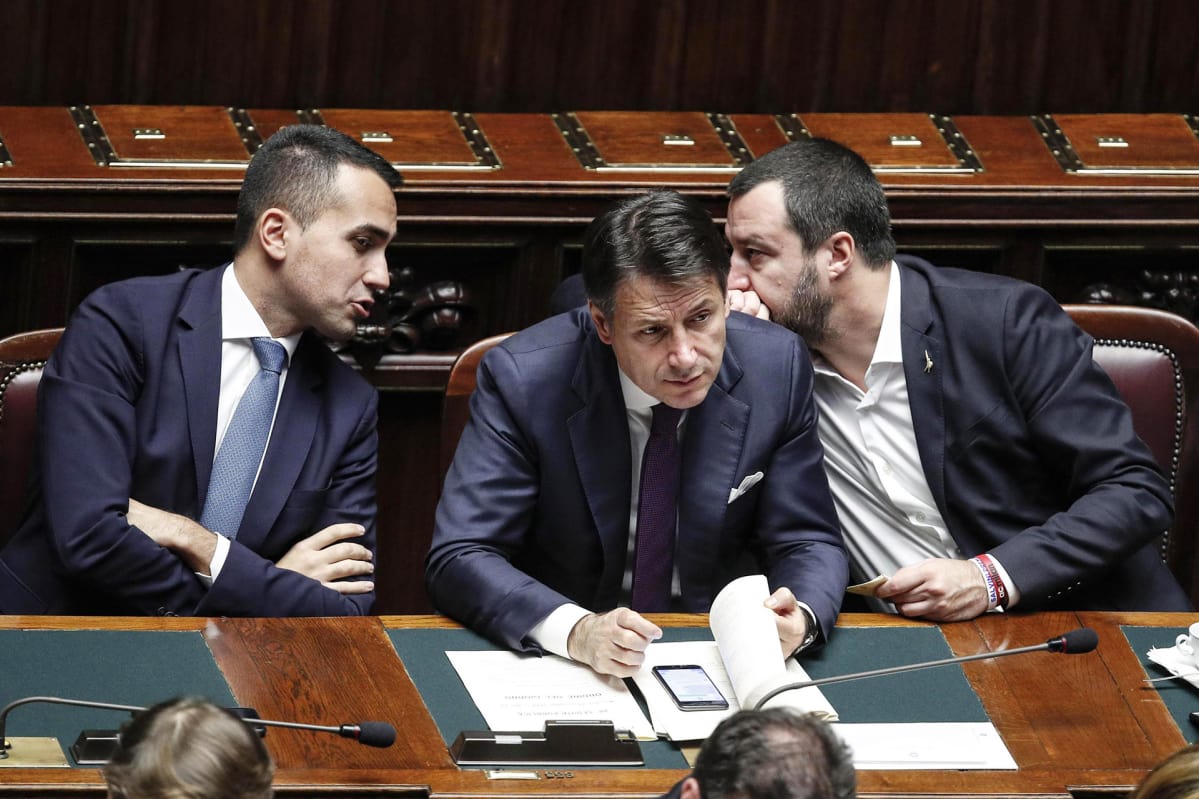 Luigi Di Maio, Giuseppe Conte ja Matteo Salvini Italian edustajainhuoneen istunnossa Roomassa 21. marraskuuta.