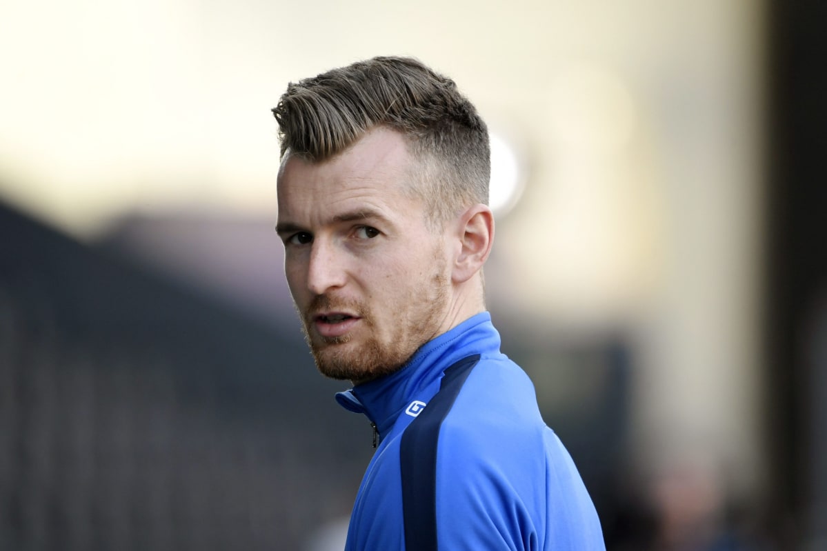 Lukas Hradecky lähikuvassa.