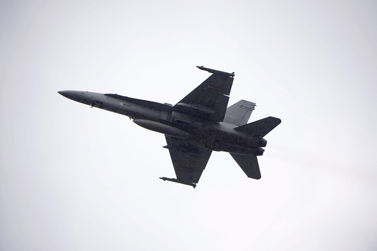 Hornet-hävittäjä.