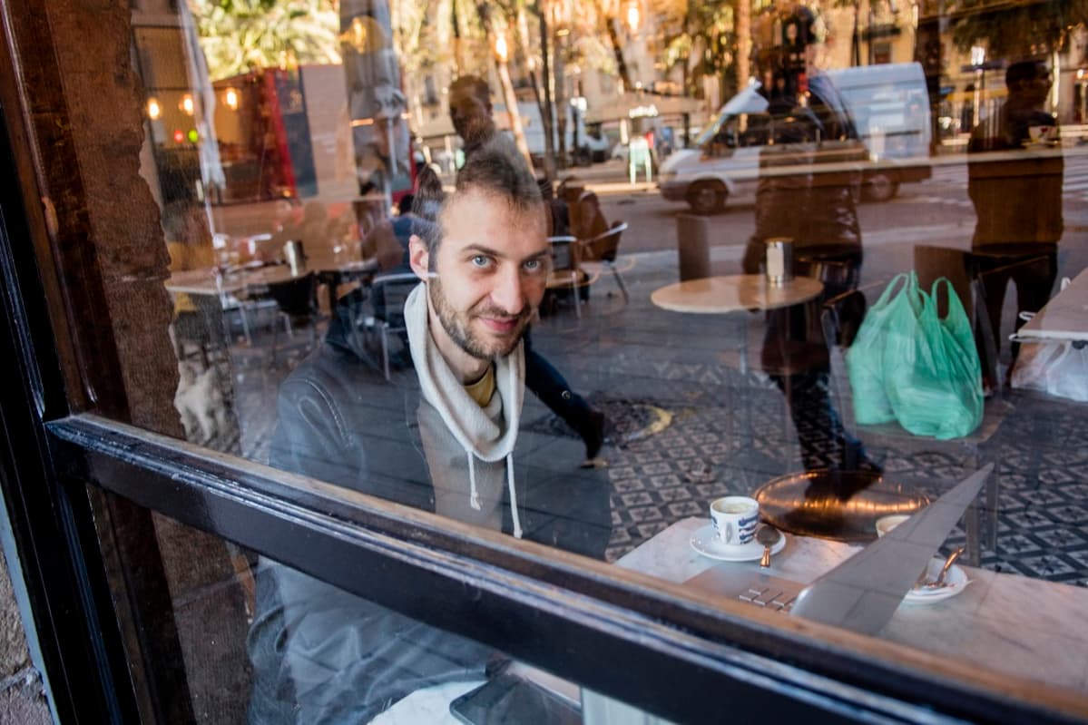 Andrés Pereira pyörittää kierrätyssivustoa Barcelonassa.