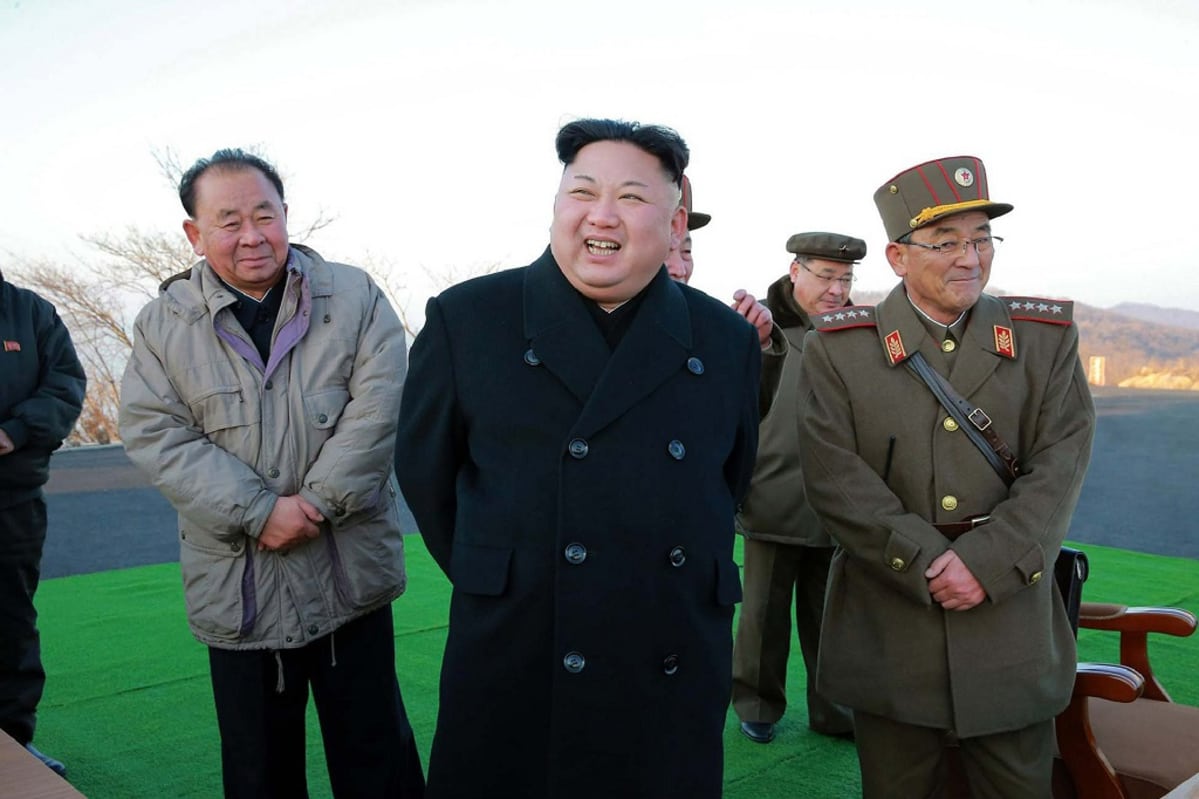 Pohjois-Korean johtaja Kim Jong-un valvomassa ohjuksein laukaisua maaliskuussa.