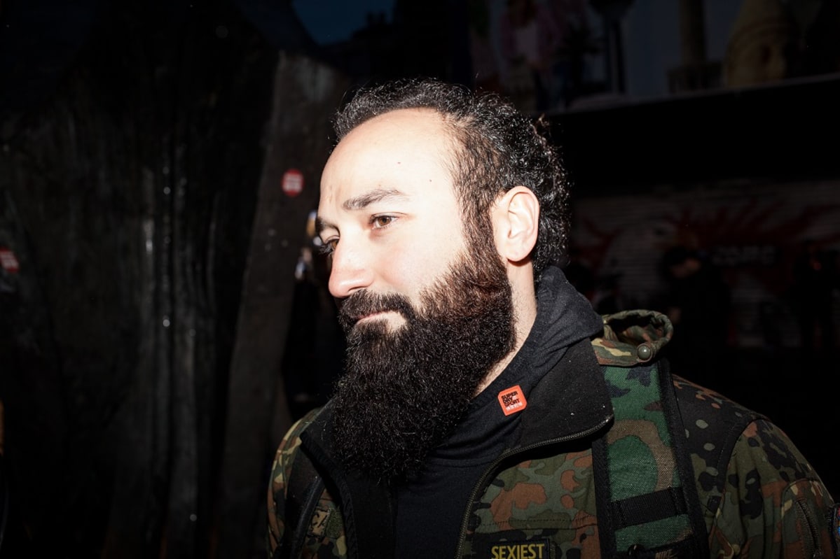 Istanbulissa mielenosoitukseen osallistunut Onur