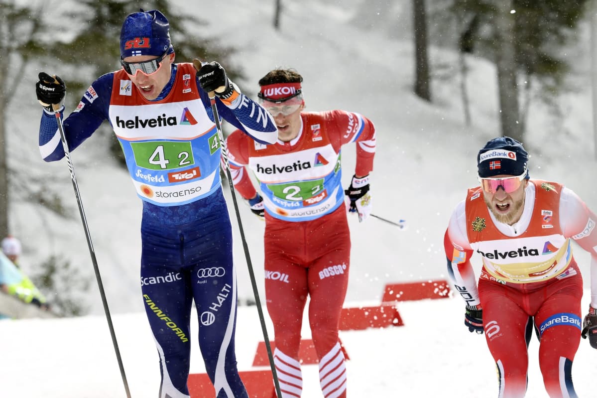 Iivo Niskanen (vas.), Aleksander Bessmertnih ja Martin Johnsrud Sundby.