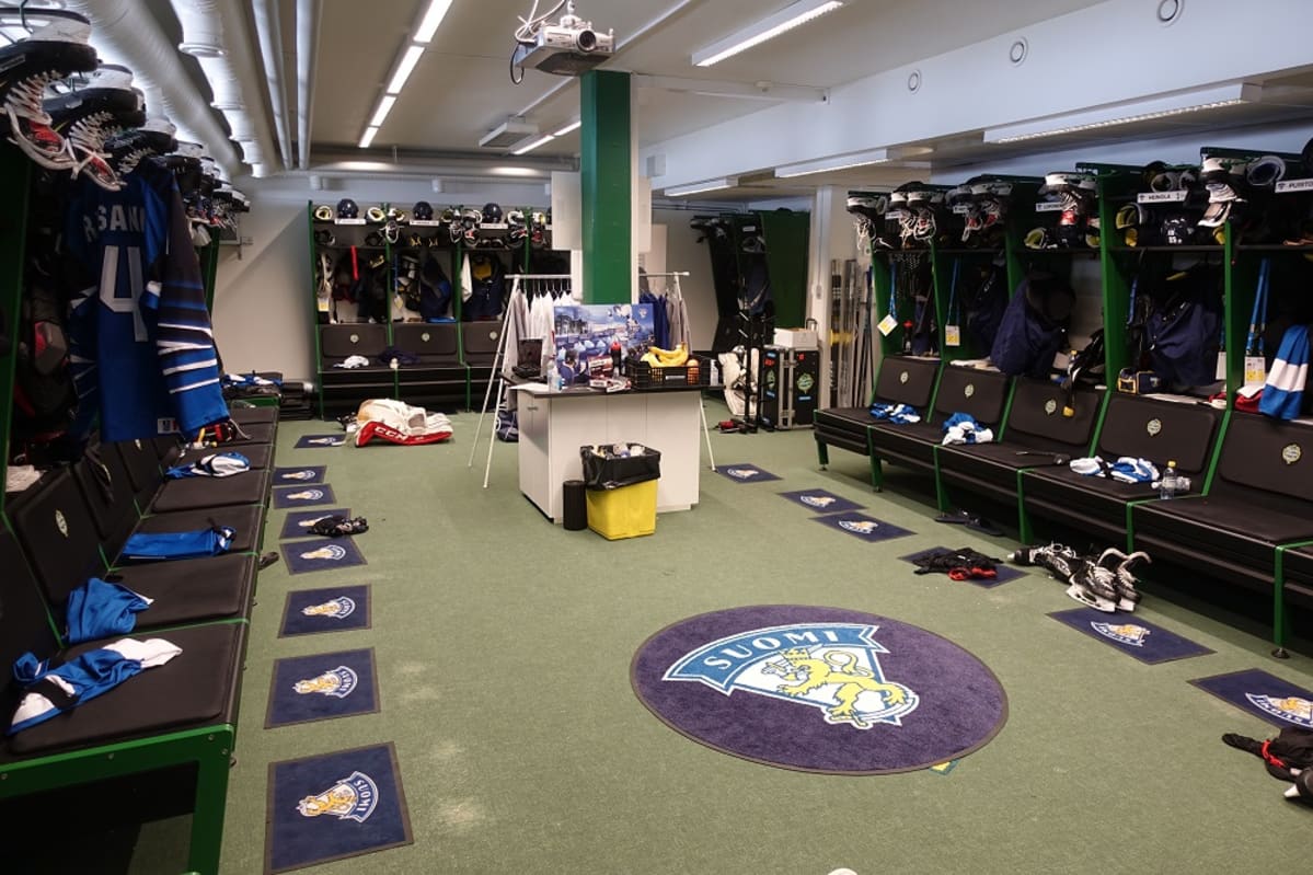 Pikkuleijonien pukuhuone kuvassa