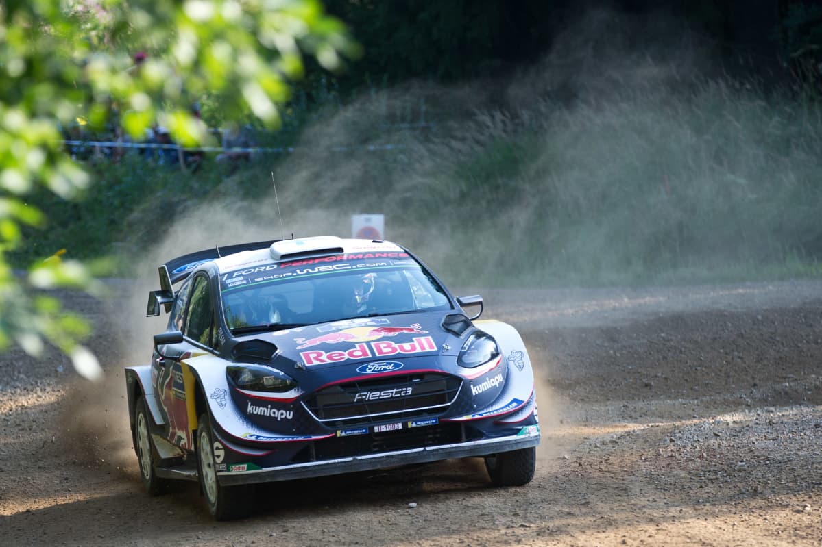 Teemu Suninen vauhdissa Mikko Markkulan kanssa MM-rallissa Jyväskylässä 2018.
