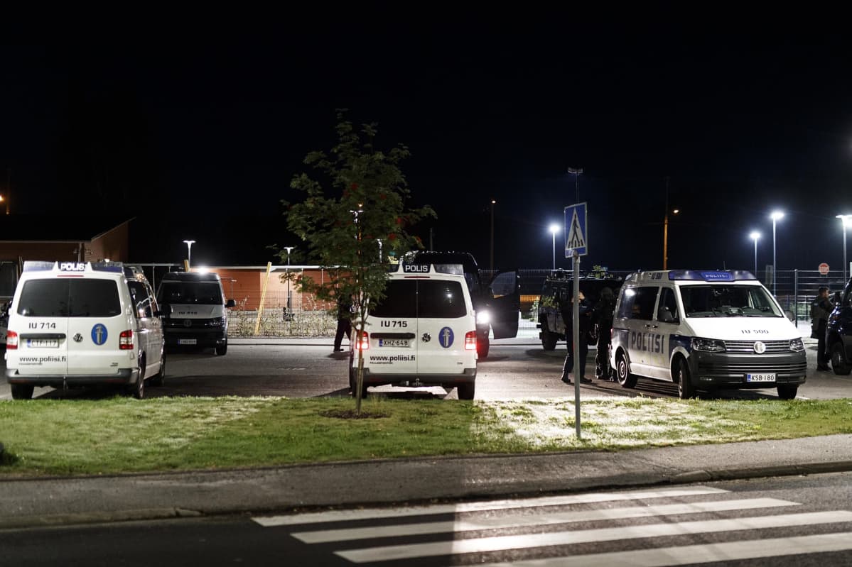 Poliisin mukaan ammuskelun tapahtumapaikka on eristetty tutkinnan vuoksi.
