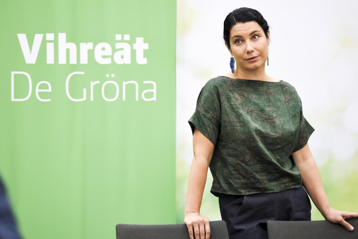 Eduskuntaryhmän puheenjohtaja Emma Kari vihreän eduskuntaryhmän kesäkokouksessa Hämeenlinnassa keskiviikkona 28. elokuuta