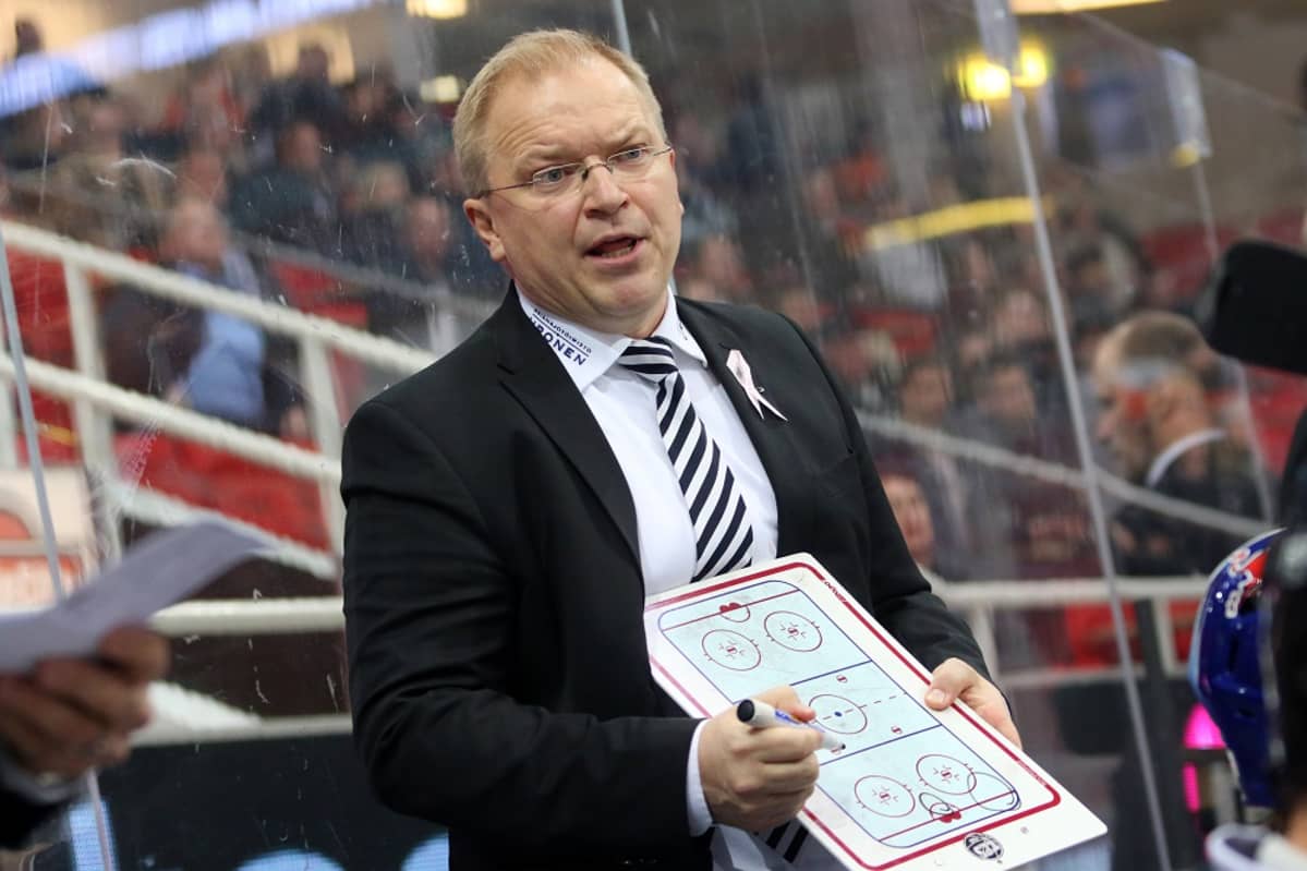 TPS:n päävalmentaja Kalle Kaskinen kuvassa