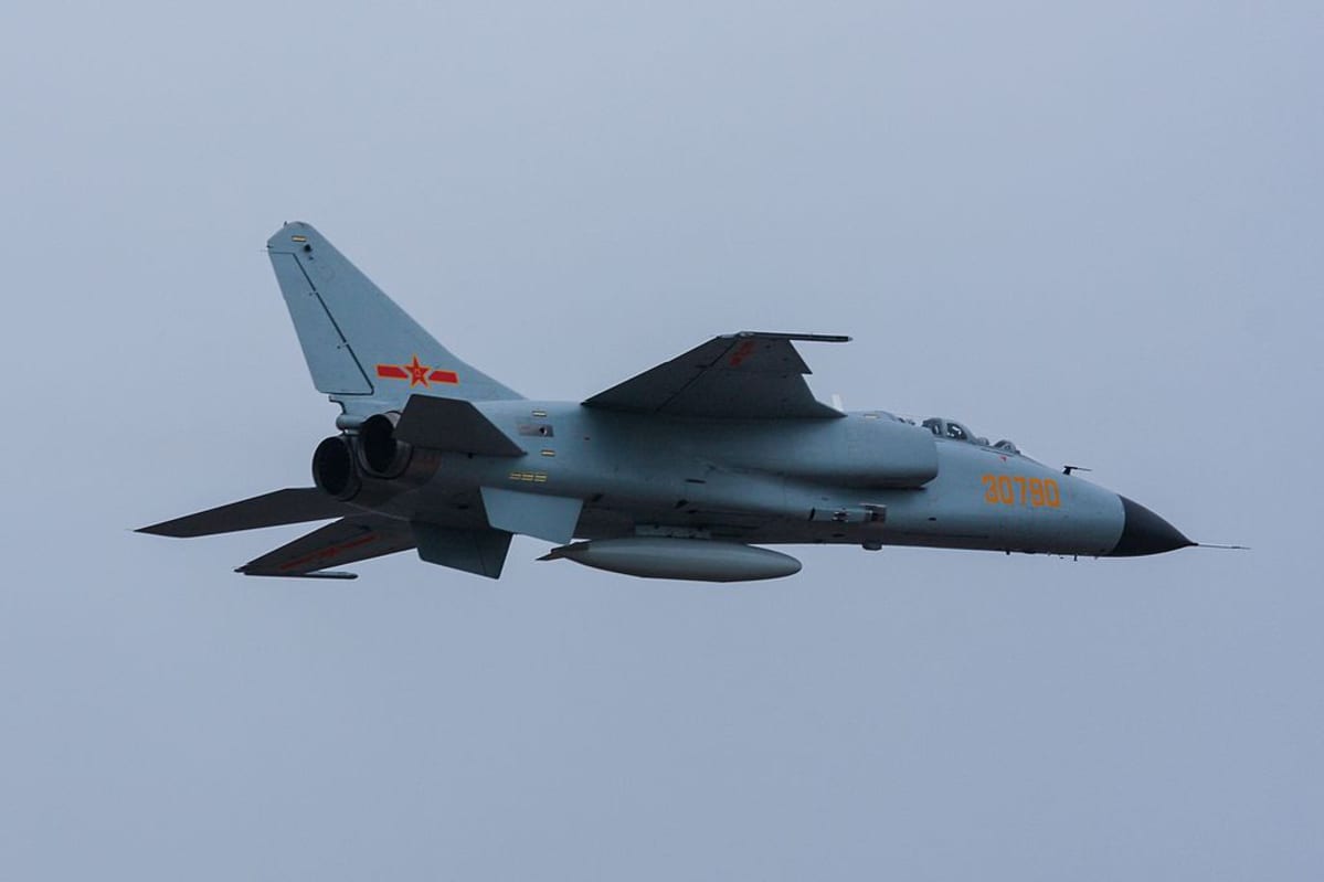 Xian JH-7A -hävittäjä.